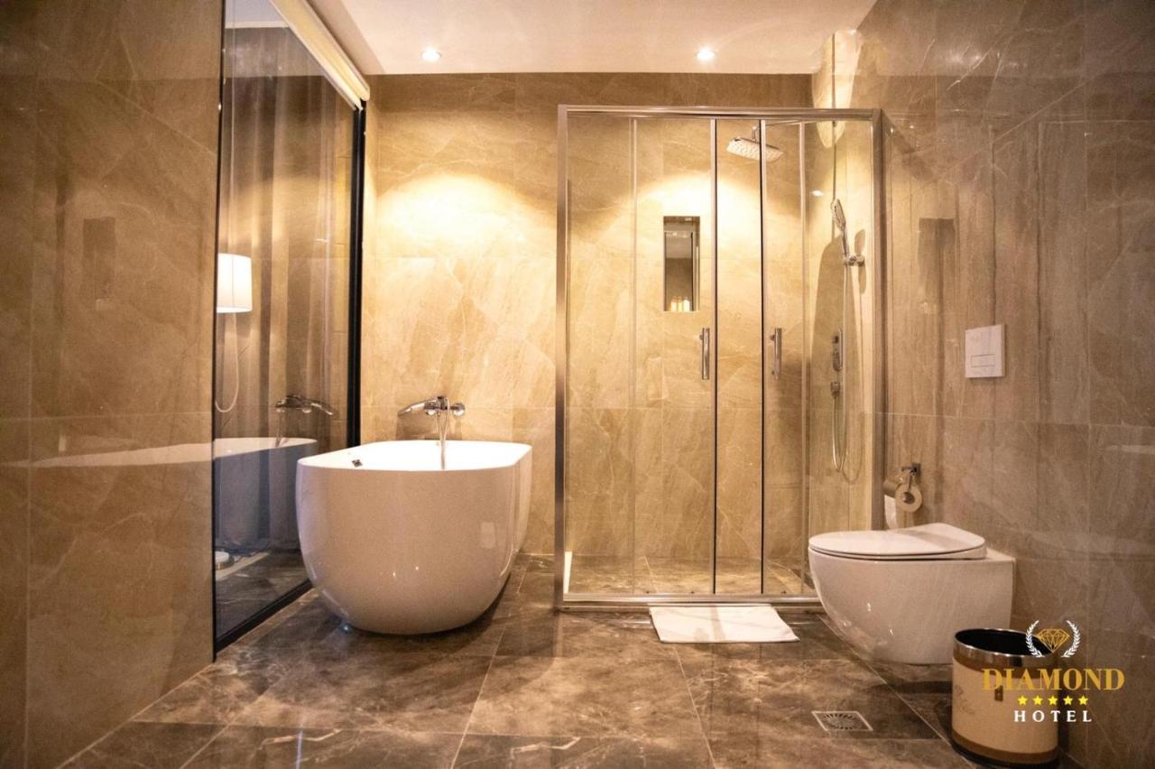 Hotel Diamond Prishtina Пристина Екстериор снимка Bathroom
