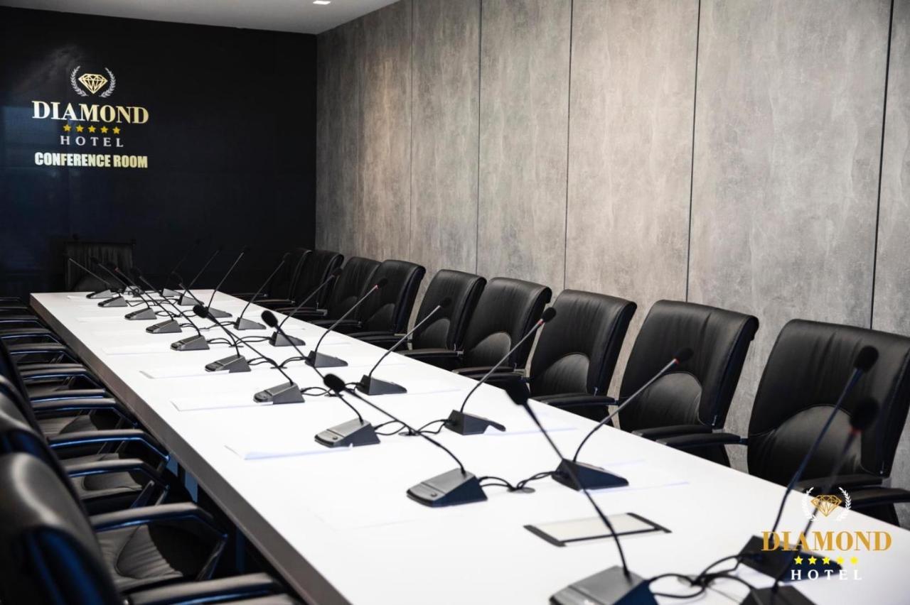 Hotel Diamond Prishtina Пристина Екстериор снимка Diamond Hotel's Conference Room
