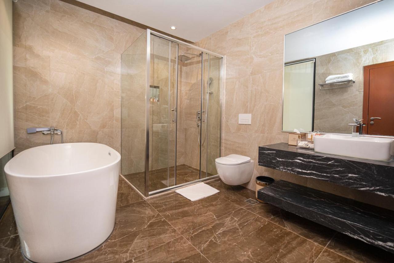 Hotel Diamond Prishtina Пристина Екстериор снимка A modern bathroom