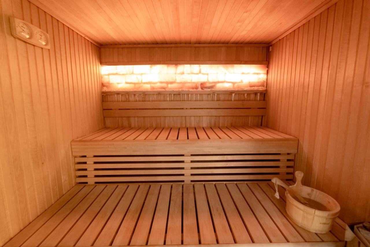 Hotel Diamond Prishtina Laplje Selo Екстериор снимка A Finnish sauna