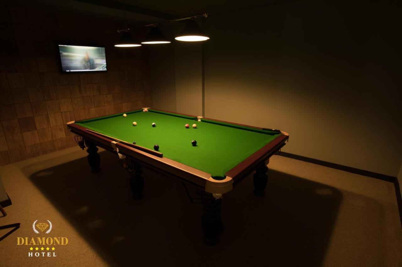 Hotel Diamond Prishtina Пристина Екстериор снимка A pool table